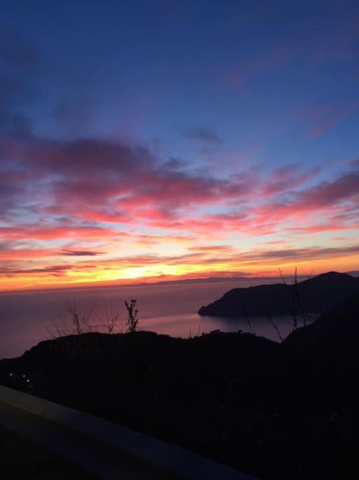 Quiet And Cozy Home With Wi-Fi Casa Prearino Vernazza Bagian luar foto